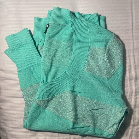 Express Long Sleeve V neck sparkly thin sweater - Picture 2 of 3